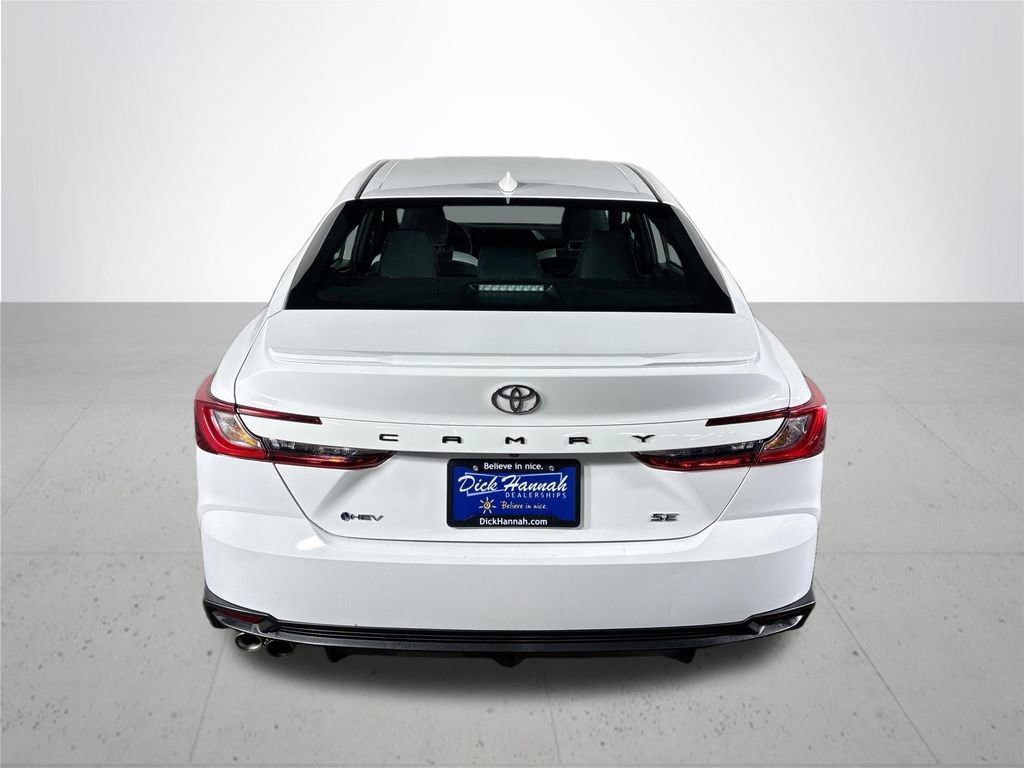 Used 2025 Toyota Camry SE image 7