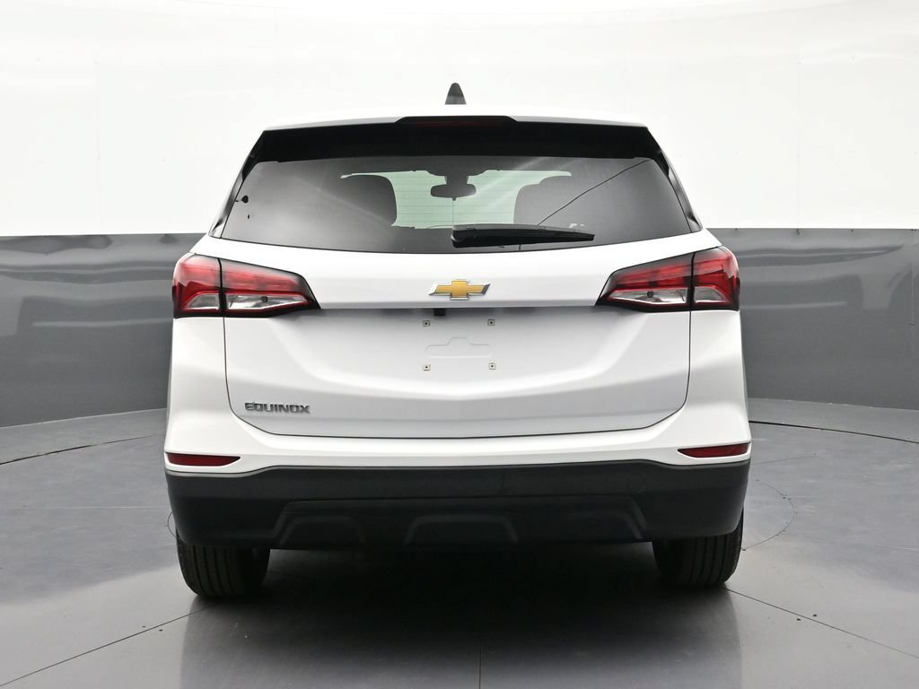 Used 2024 Chevrolet Equinox LS w/ LS Convenience Package FWD image 4