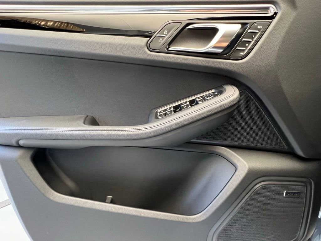 New 2026 Porsche Macan image 19