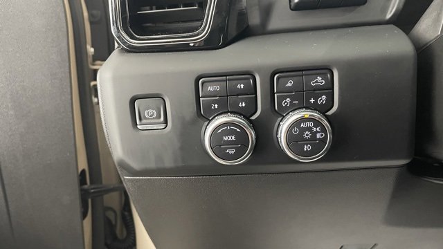 Used 2022 GMC Sierra 1500 AT4 w/ Technology Package image 36