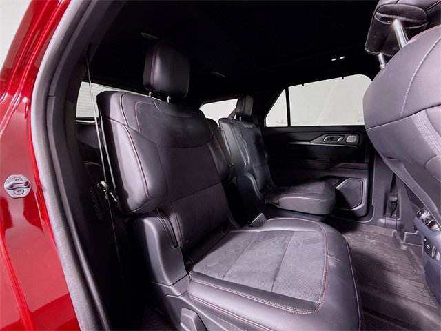 Used 2025 Ford Explorer ST image 30