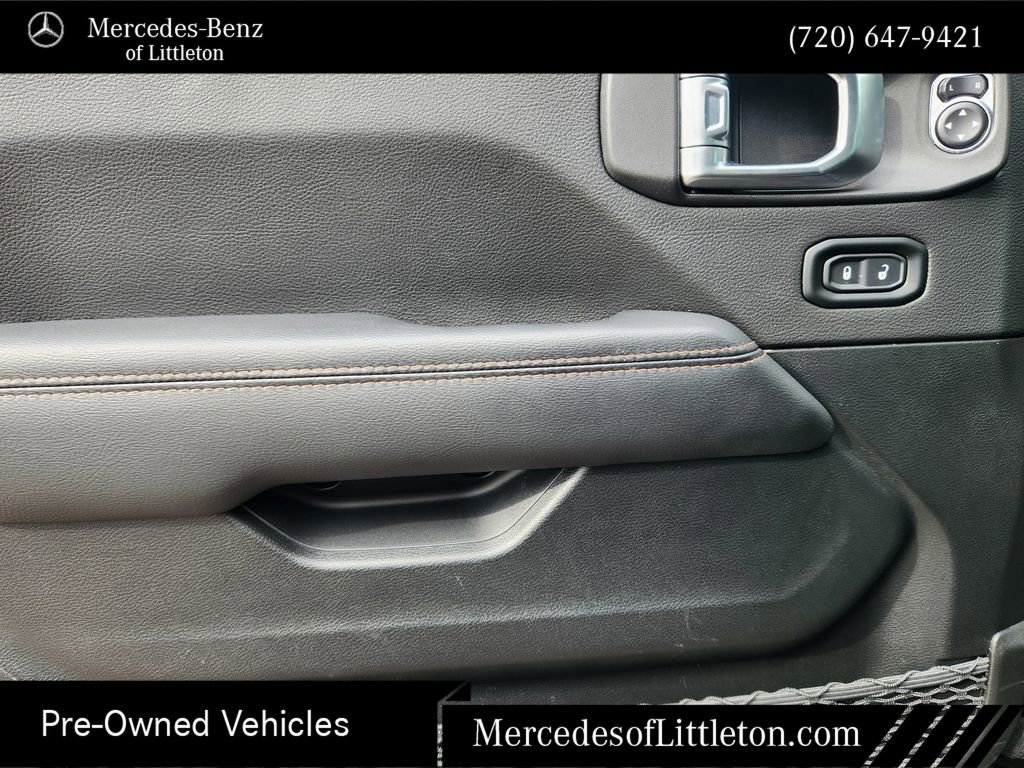 Used 2022 Jeep Wrangler Unlimited Rubicon AWD/4WD image 25
