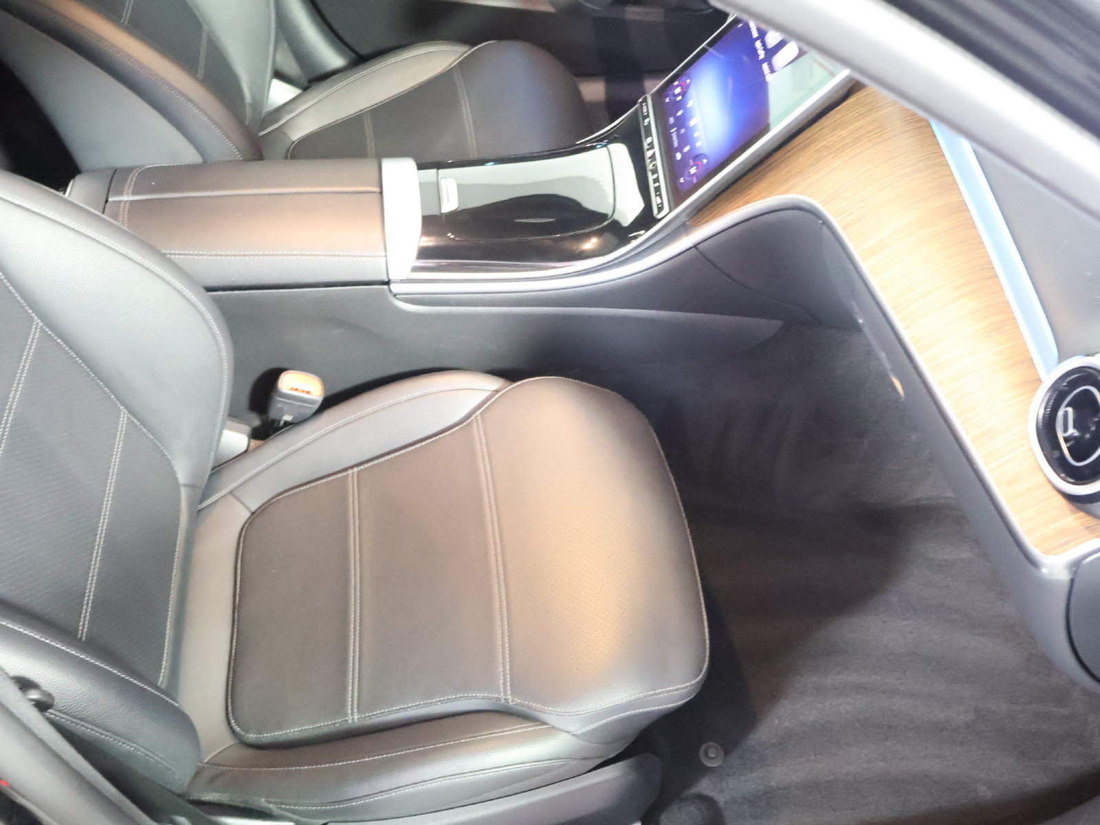 Used 2025 Mercedes-Benz C 300 4MATIC Sedan image 57