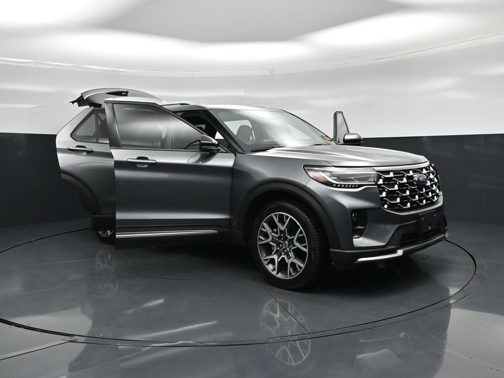 Certified 2025 Ford Explorer Platinum w/ Ultimate Package AWD/4WD image 35