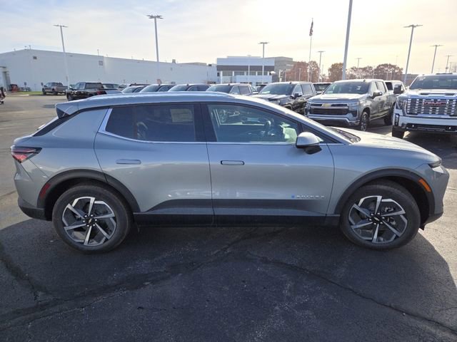 New 2026 Chevrolet Equinox EV LT image 17
