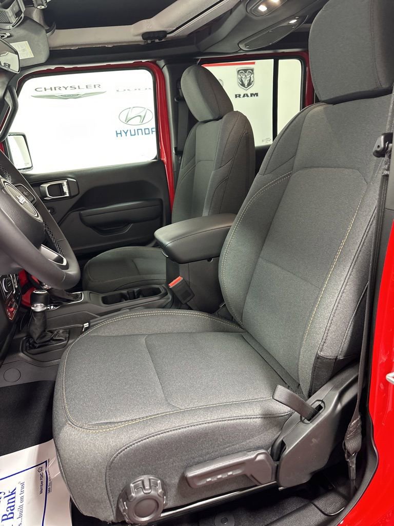 New 2025 Jeep Gladiator Sport AWD/4WD image 15