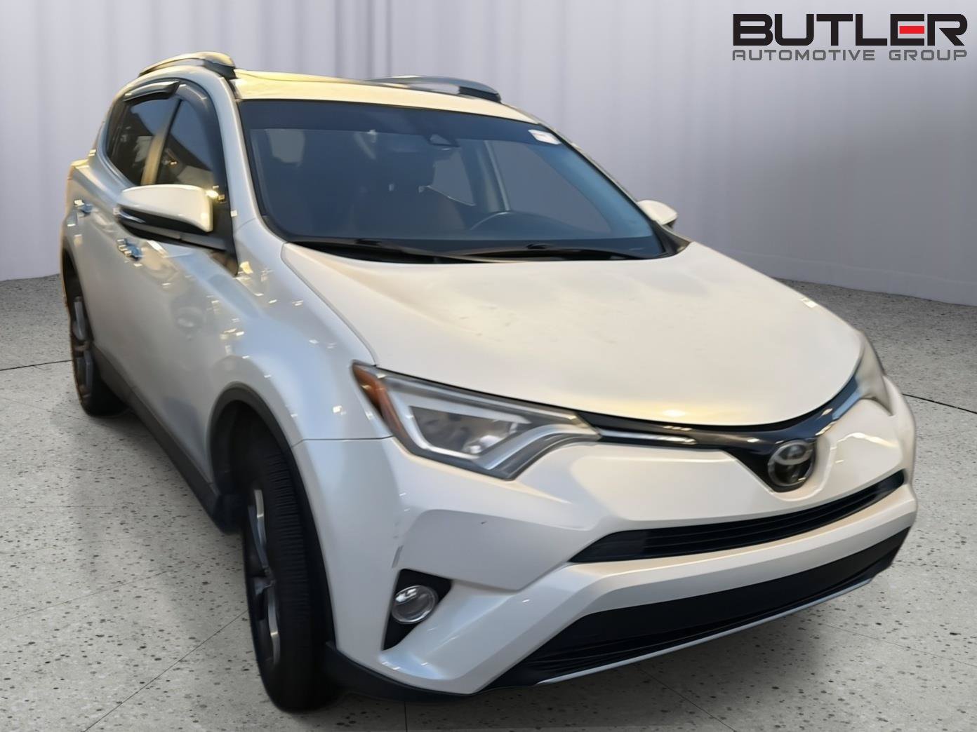 Used 2018 Toyota RAV4 Limited FWD image 4