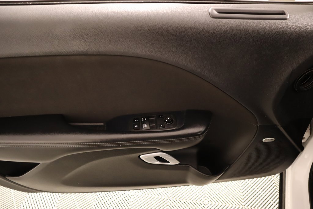 Used 2023 Dodge Challenger SXT image 13