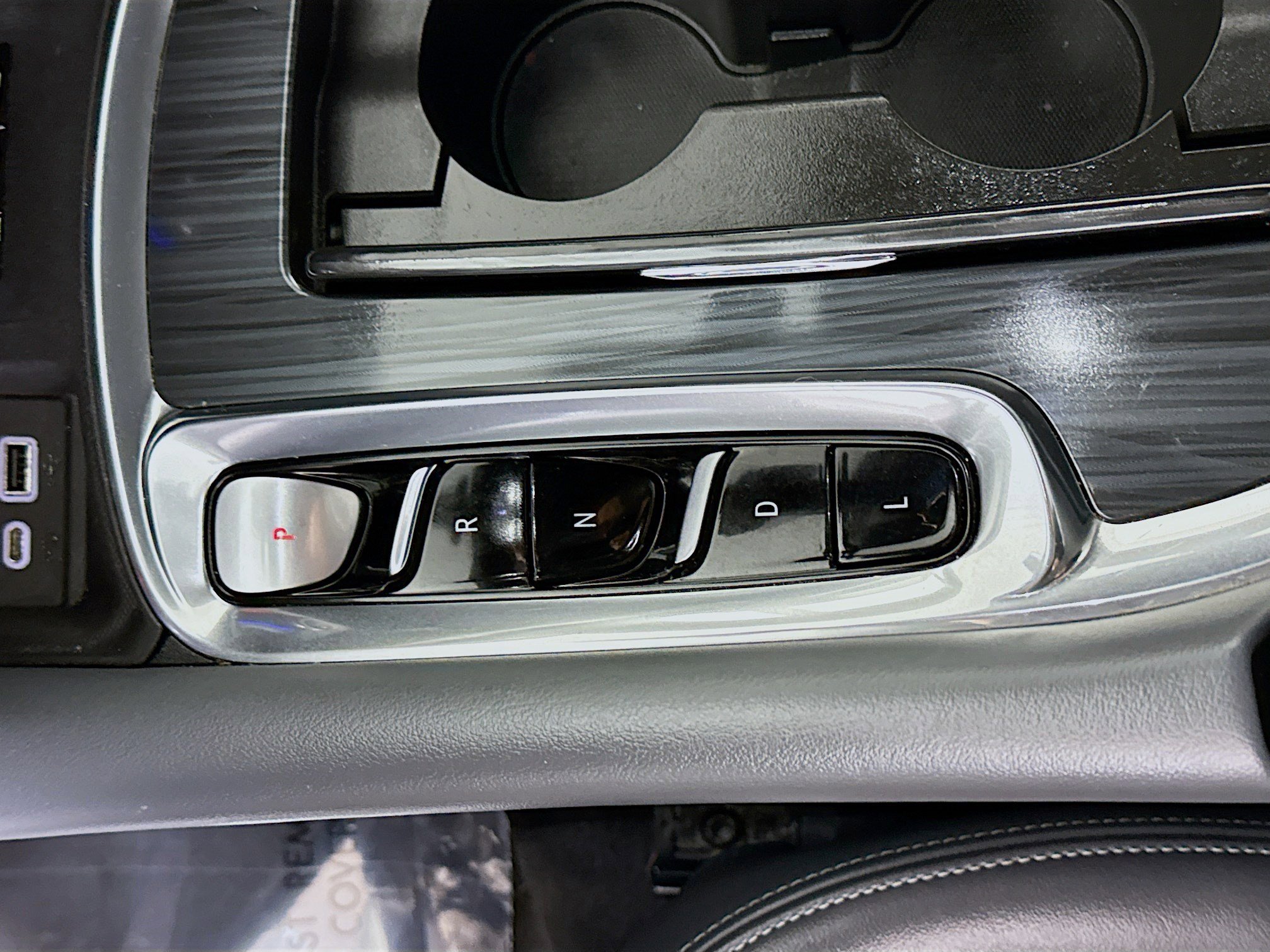 Used 2024 Buick Enclave Essence image 20