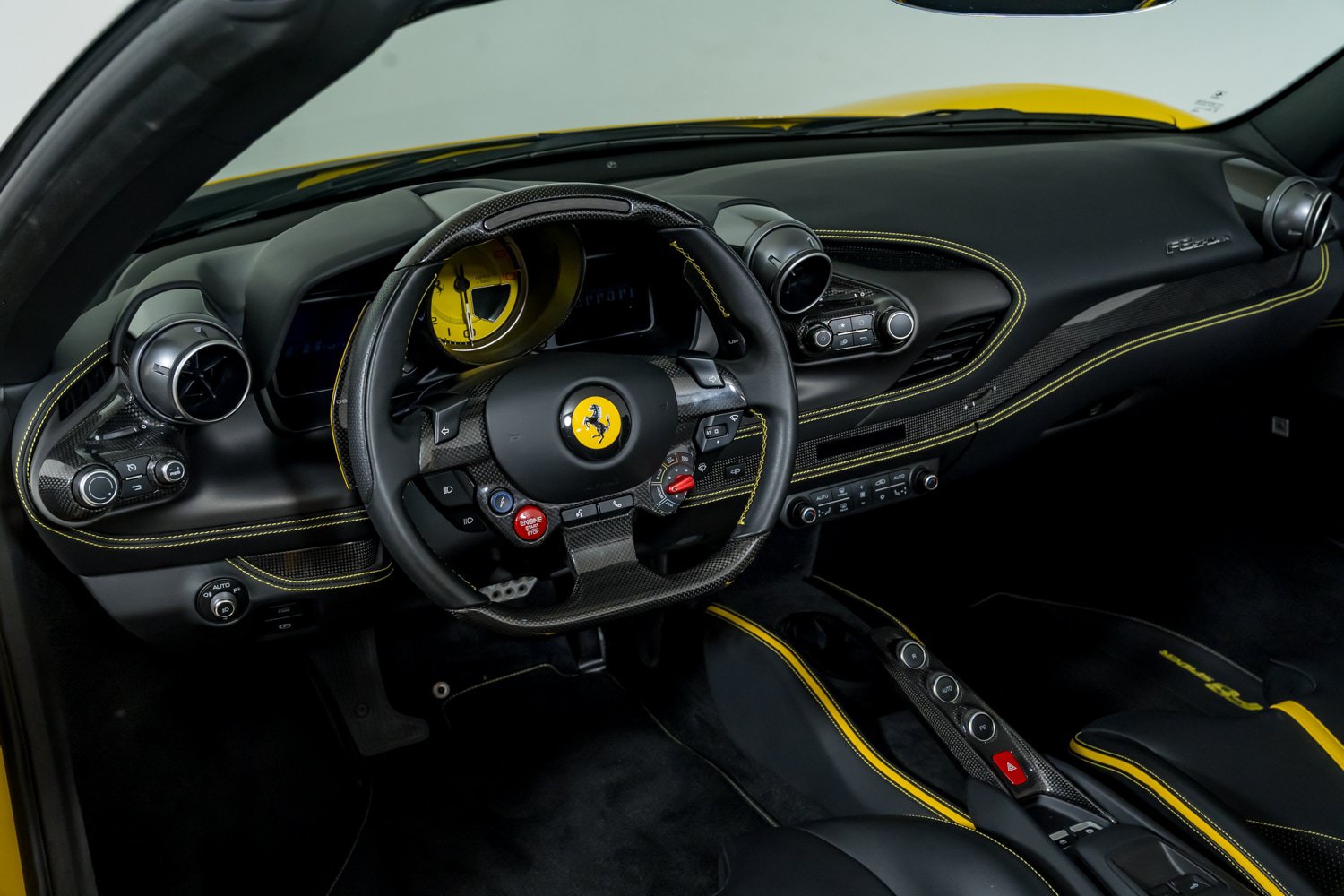 Used 2022 Ferrari F8 Tributo RWD image 28
