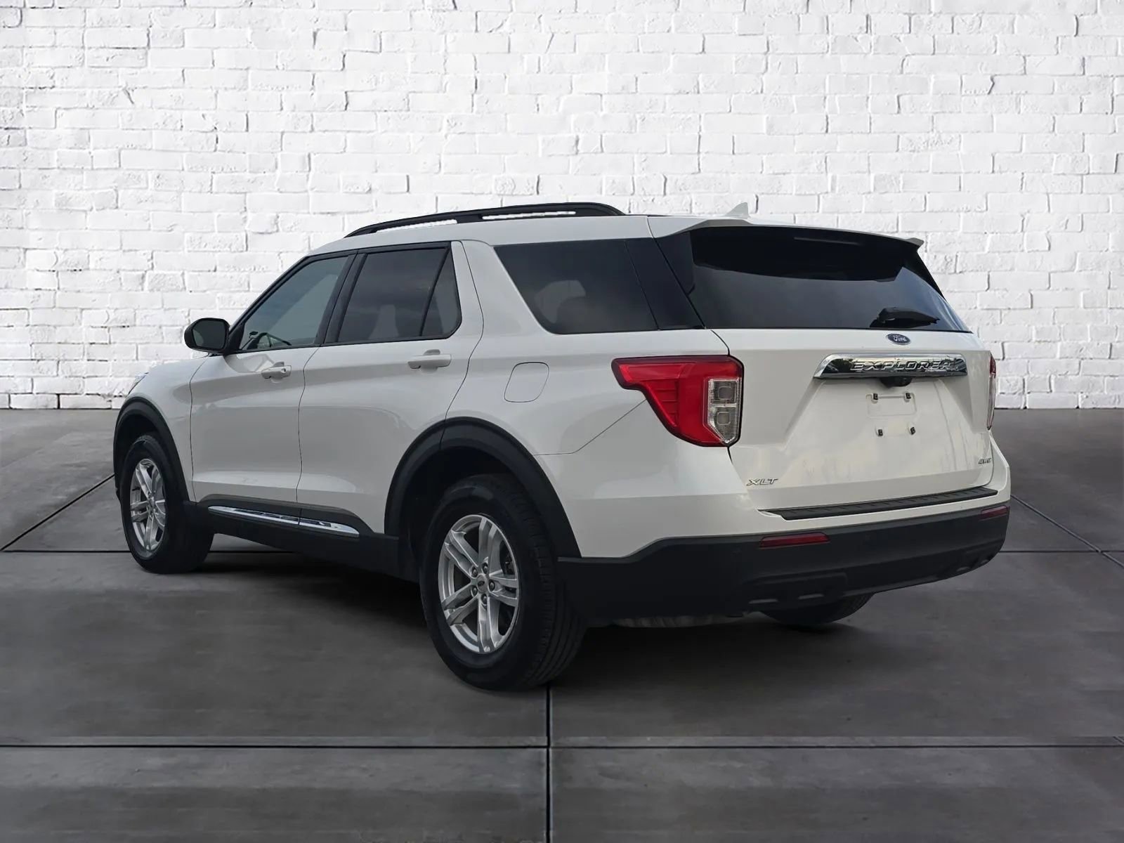 Used 2022 Ford Explorer XLT image 5