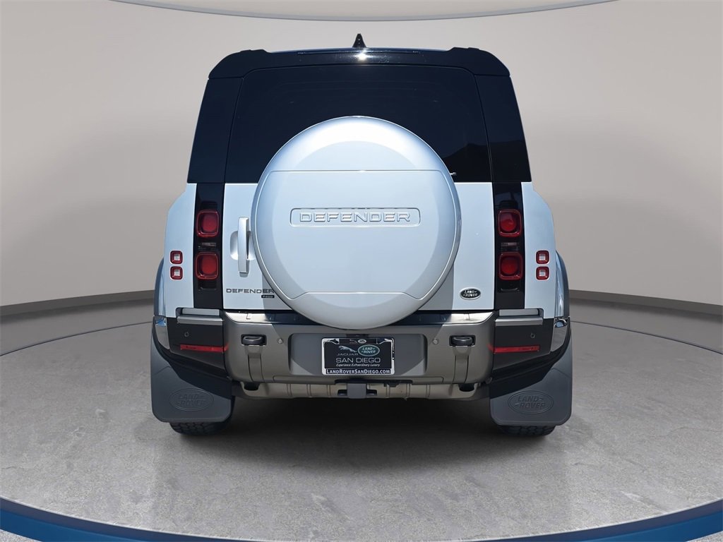 Certified 2021 Land Rover Defender 110 X-Dynamic HSE image 6