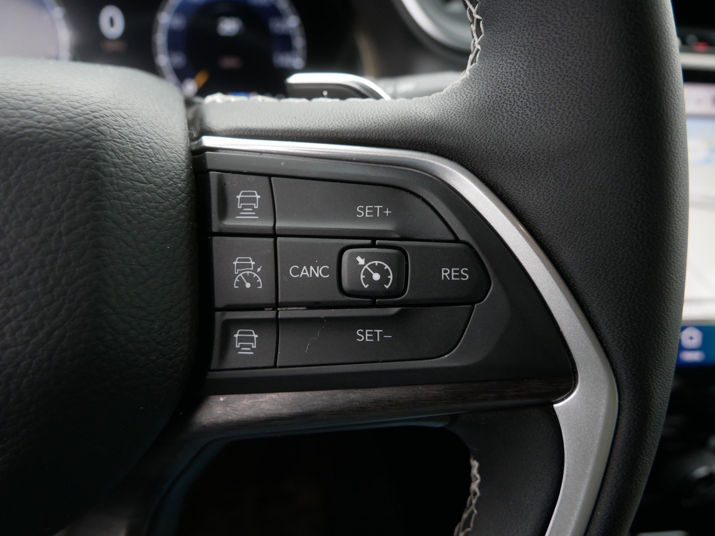 Used 2024 Jeep Grand Cherokee Limited w/ Trailer Tow Package image 25