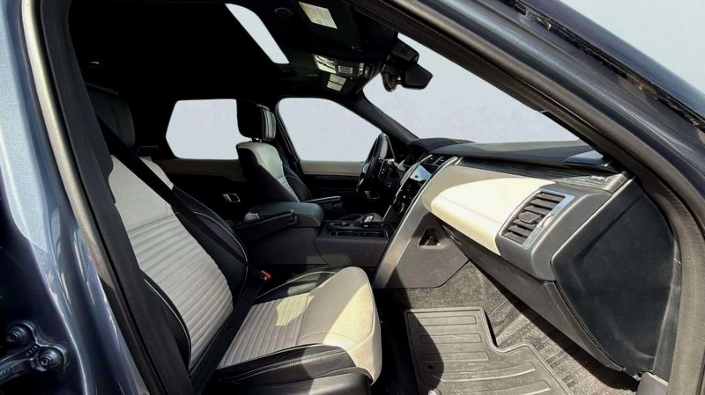 Used 2022 Land Rover Discovery HSE R-Dynamic image 16