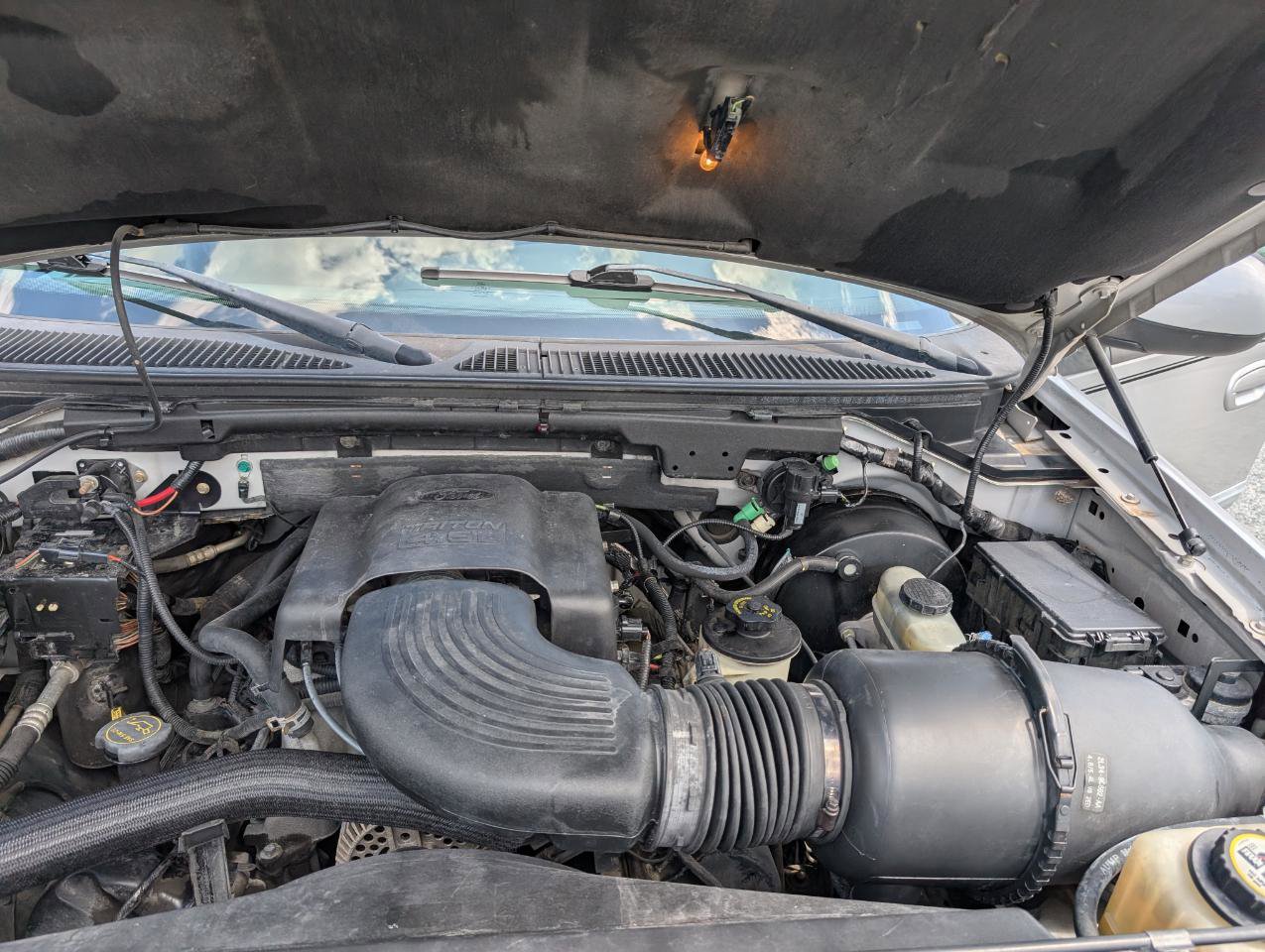 Used 2002 Ford F150 Lariat RWD image 25