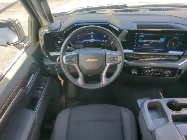 Used 2023 Chevrolet Silverado 1500 LT AWD/4WD image 18