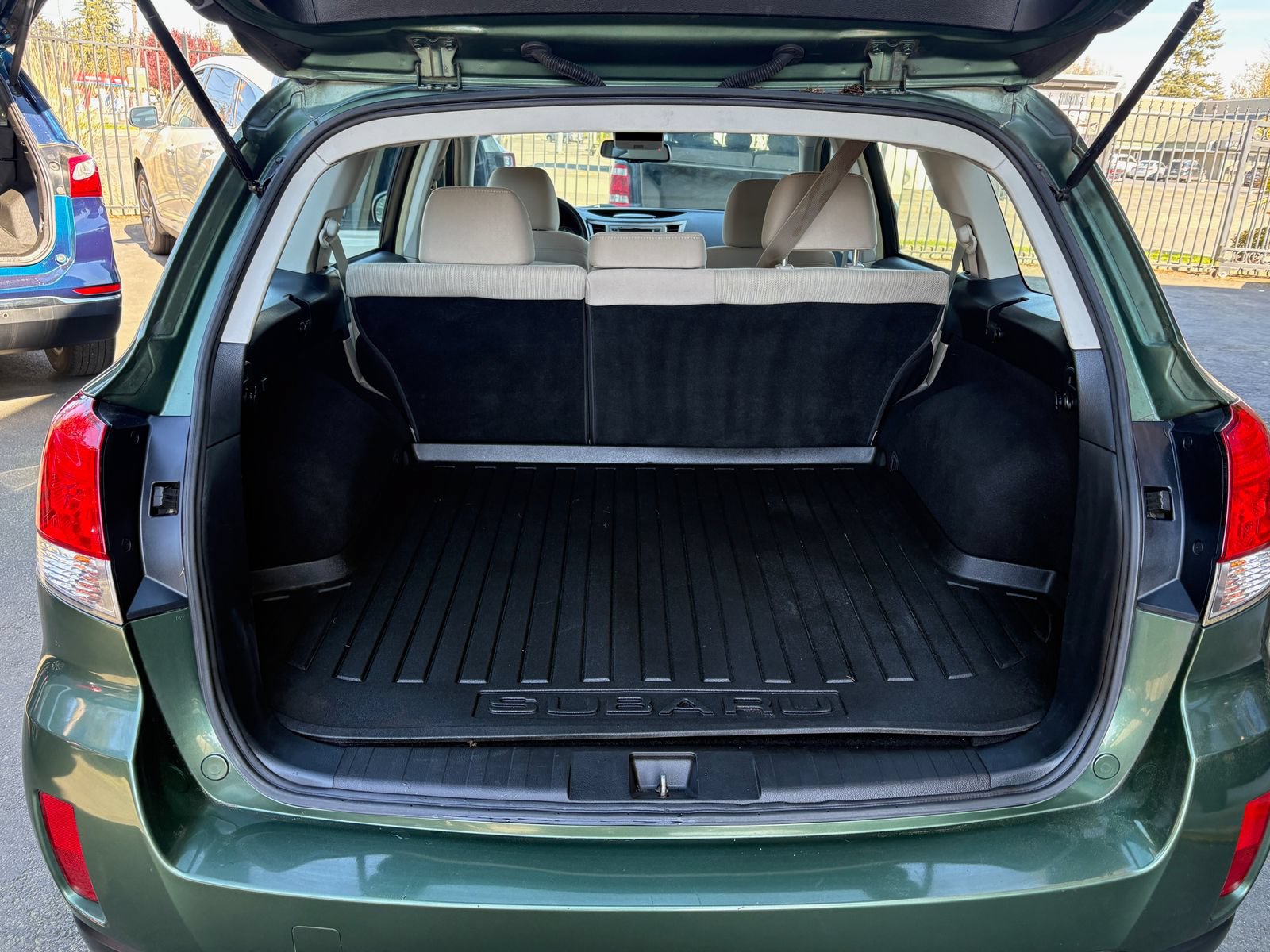Used 2014 Subaru Outback 2.5i AWD/4WD image 22