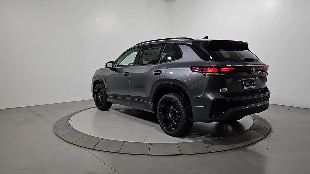 New 2026 Volkswagen Tiguan SE R-Line image 3