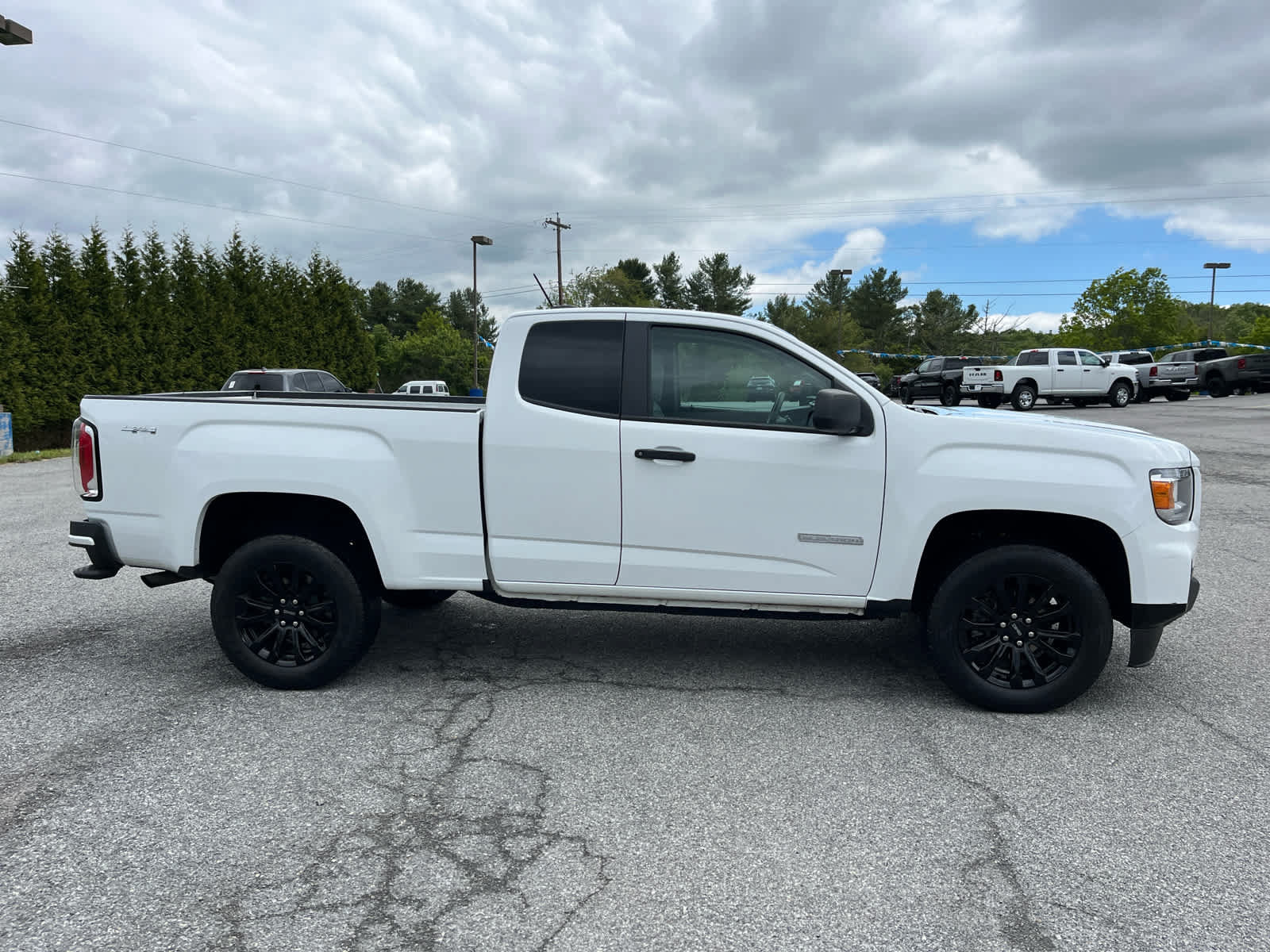 Used 2022 GMC Canyon Elevation Standard AWD/4WD image 2