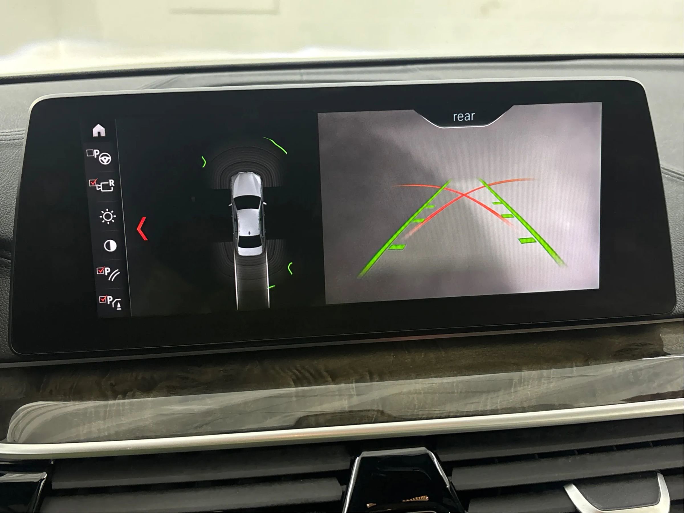 Used 2017 BMW 540i xDrive image 38