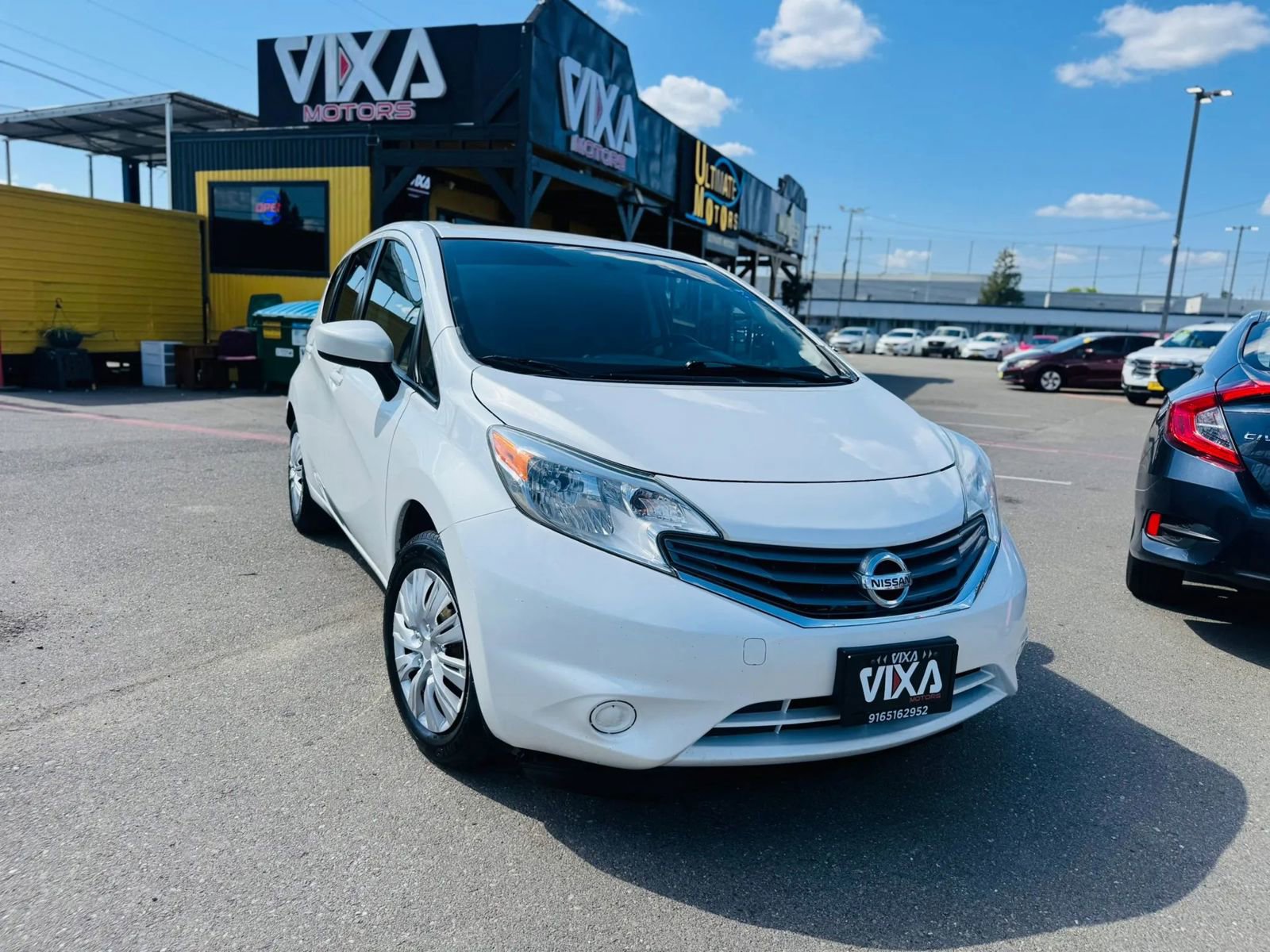 Used 2016 Nissan Versa Note SV FWD image 3