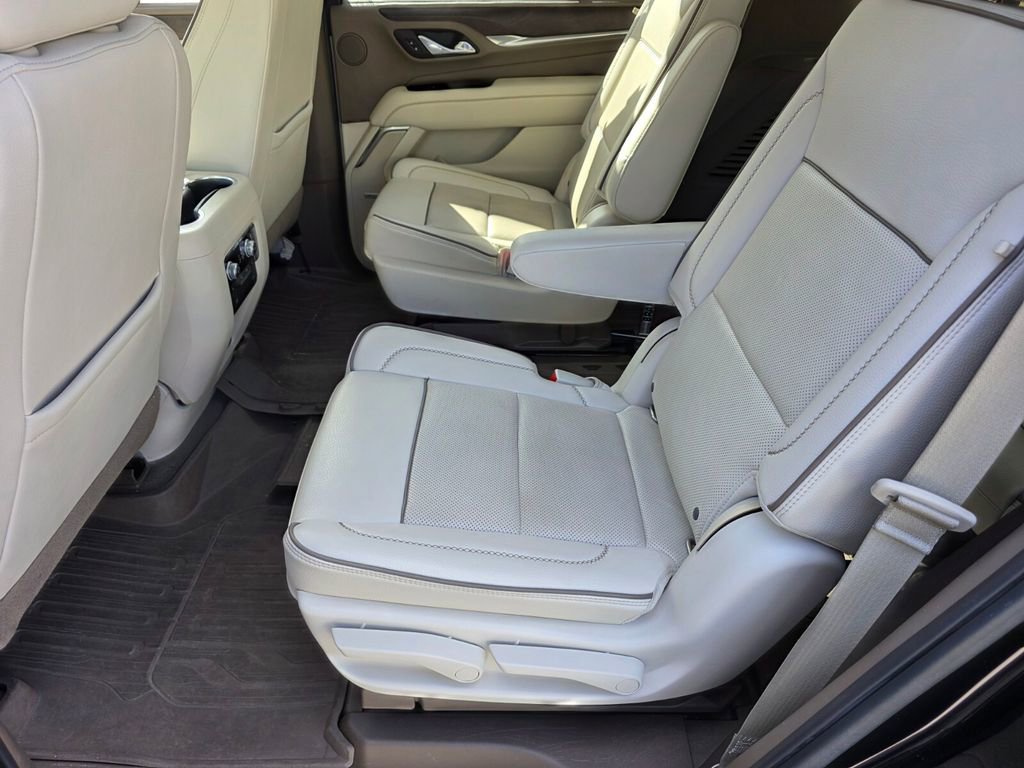 Used 2021 GMC Yukon Denali w/ LPO, Illumination Package image 14