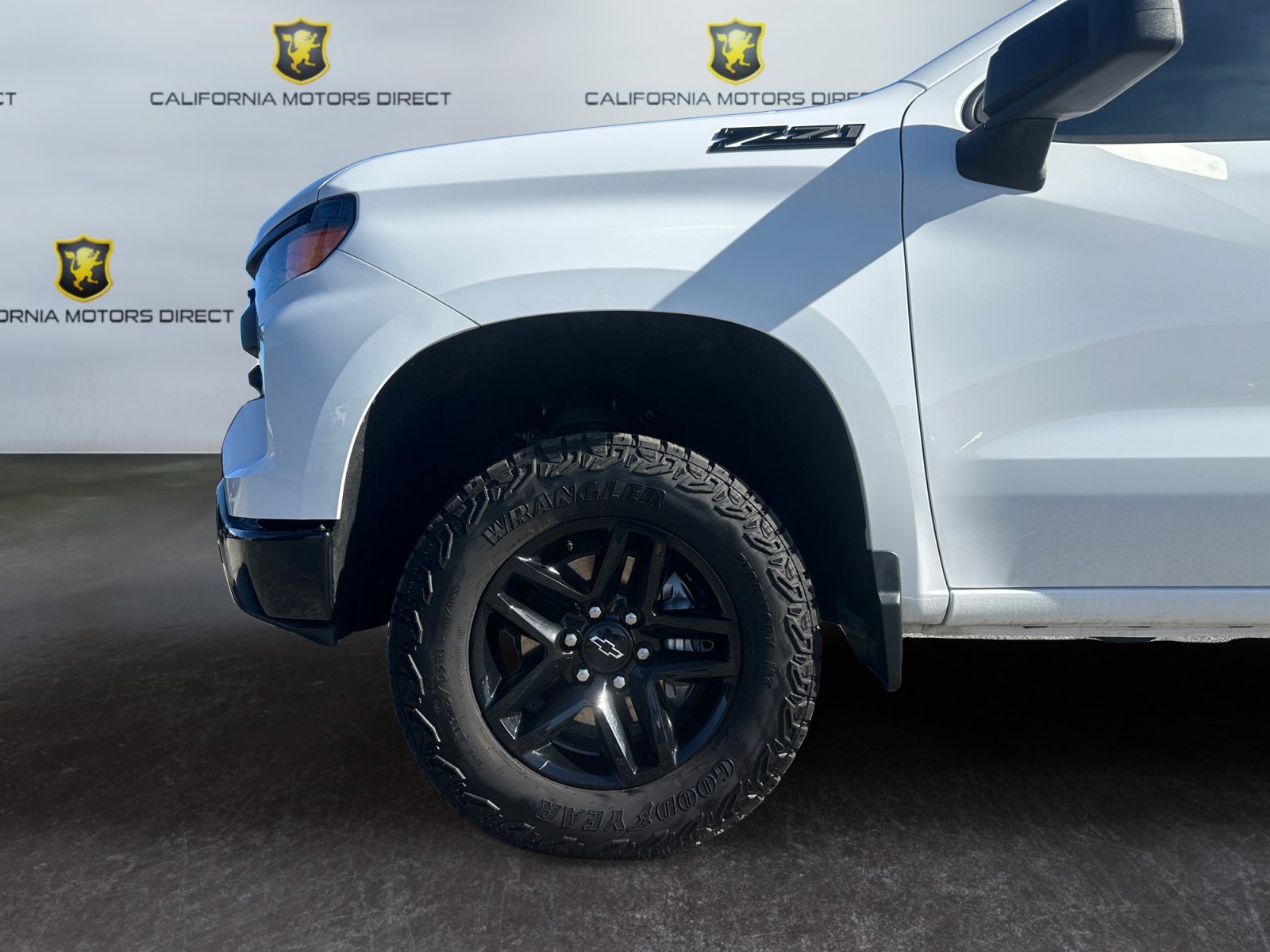 Used 2025 Chevrolet Silverado 1500 Custom Trail Boss w/ Dark Appearance Package image 14