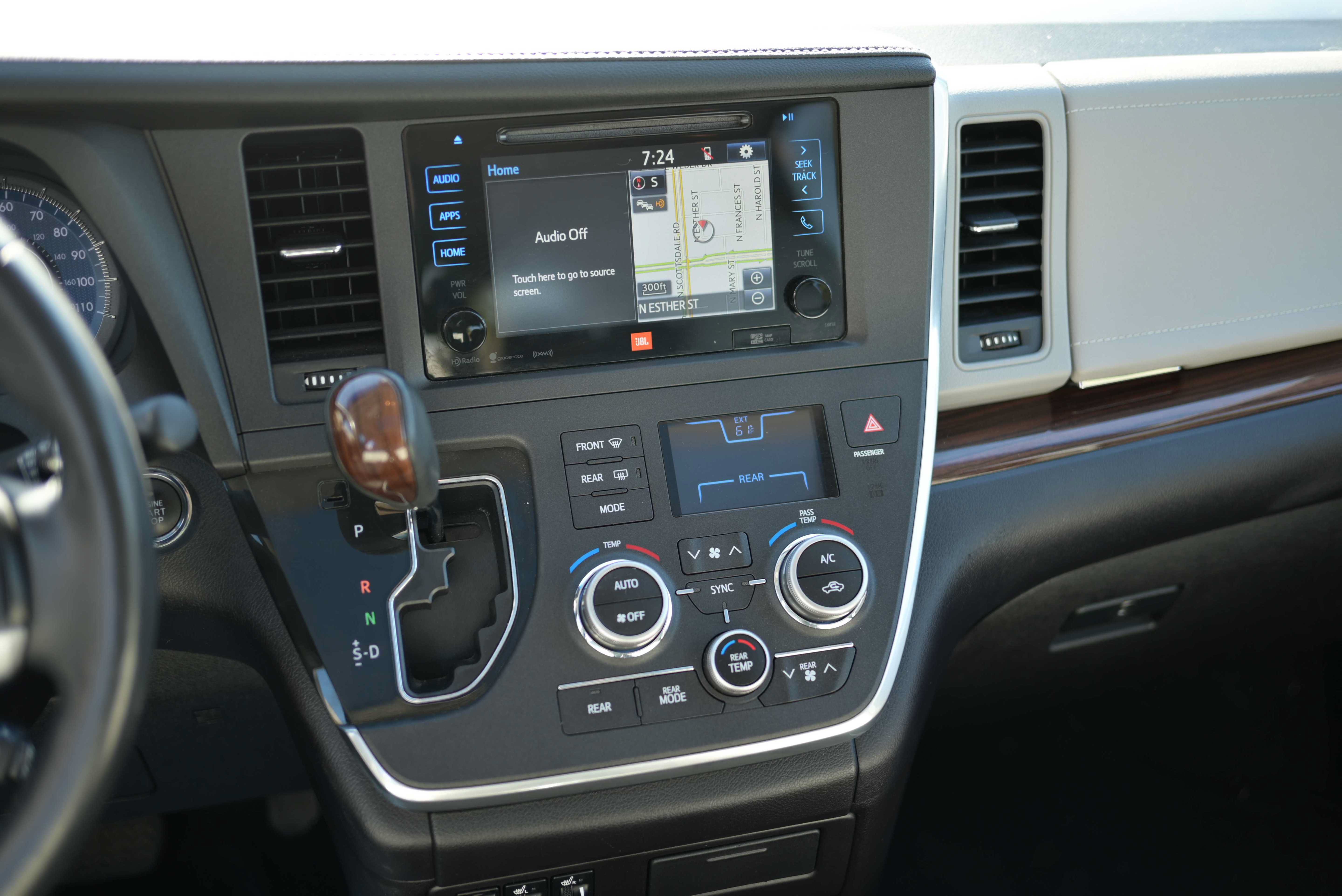 Used 2017 Toyota Sienna Limited FWD image 10