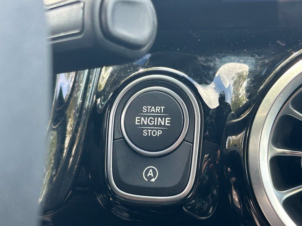 Used 2025 Mercedes-Benz GLA 250 4MATIC image 46