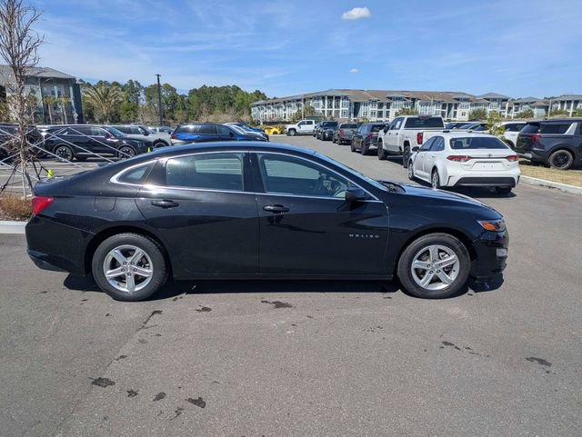 Used 2022 Chevrolet Malibu LS w/ Driver Confidence Package II image 2
