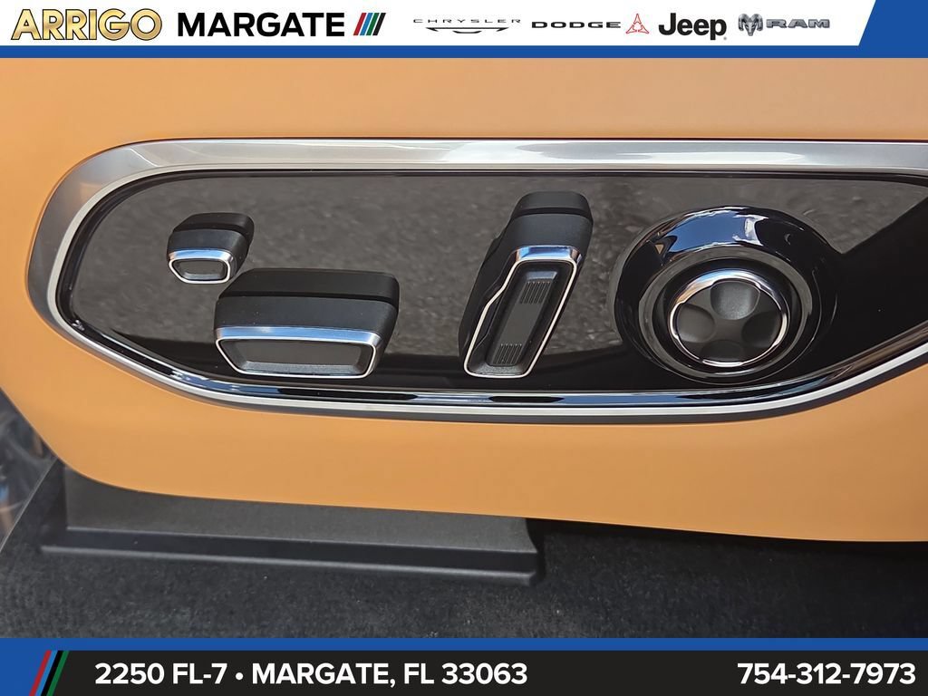 New 2025 Jeep Grand Cherokee L Summit AWD/4WD image 21