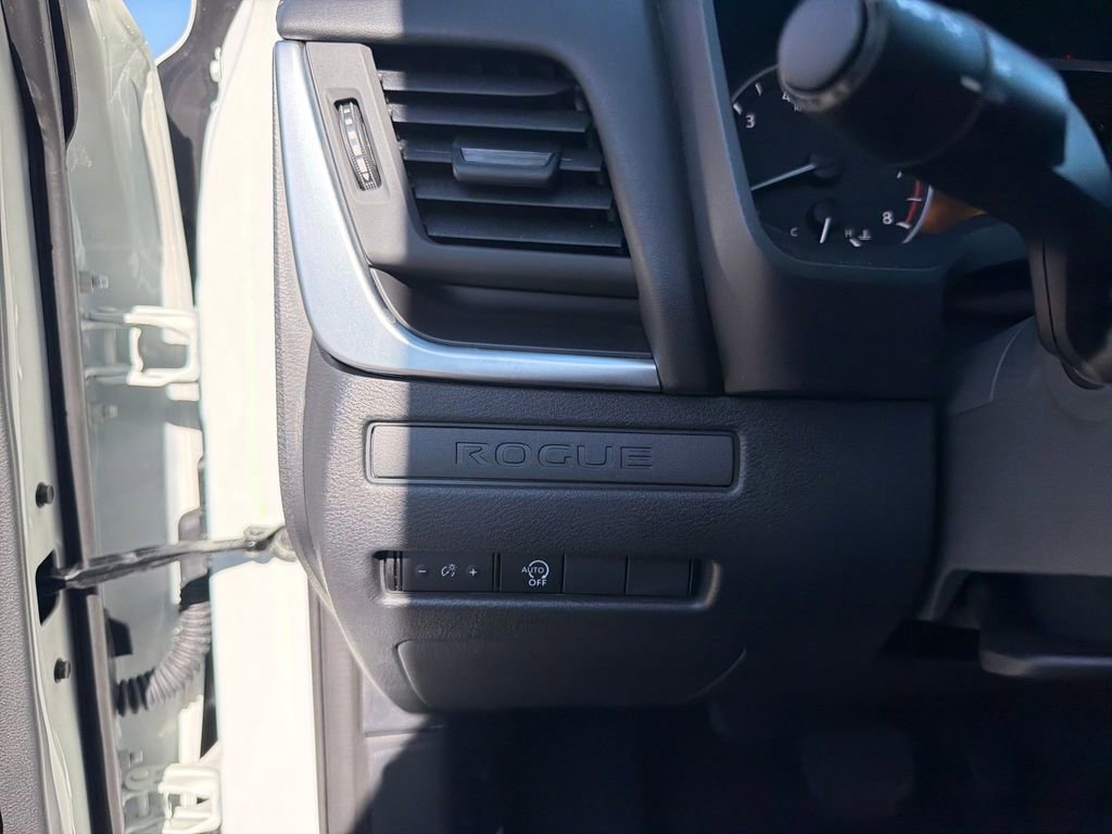 Certified 2025 Nissan Rogue S FWD image 30