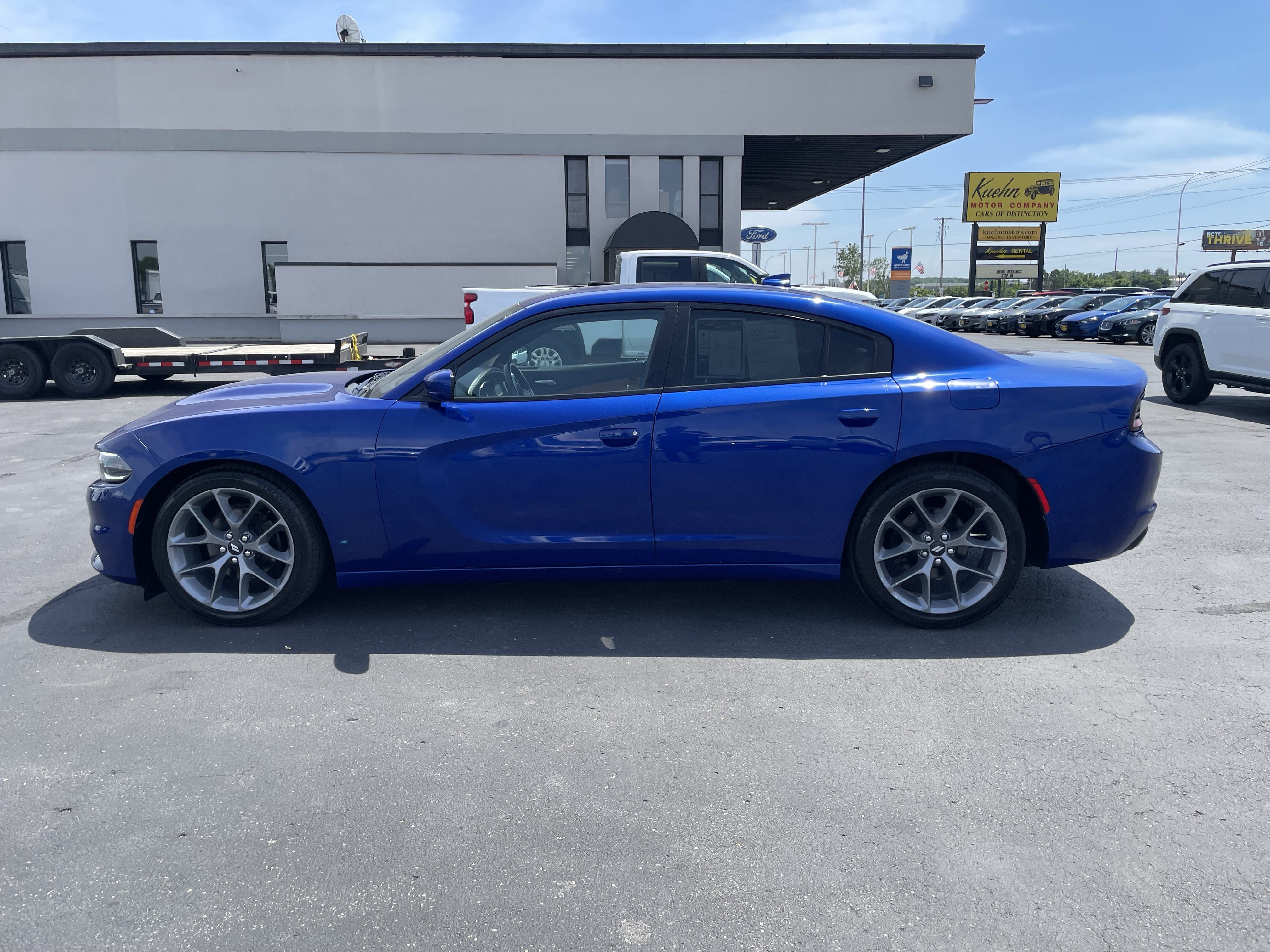 Used 2021 Dodge Charger SXT w/ Plus Group RWD image 5