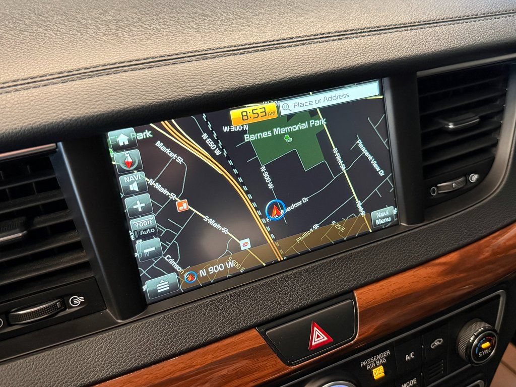 Used 2018 Kia Cadenza Premium w/ Luxury Package FWD image 14