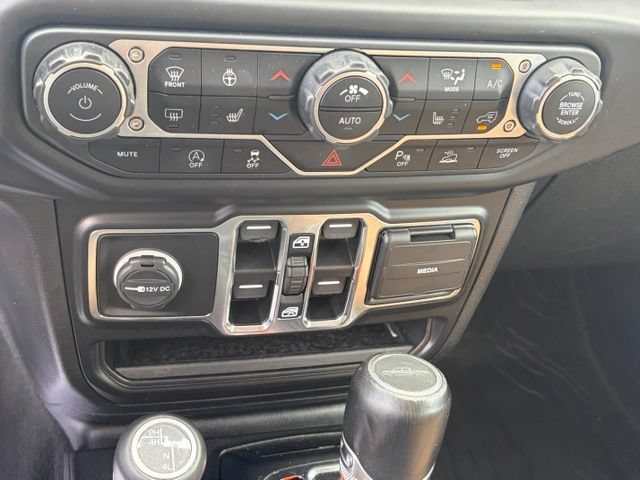 Used 2020 Jeep Gladiator Overland w/ Popular Equipment Package AWD/4WD image 22