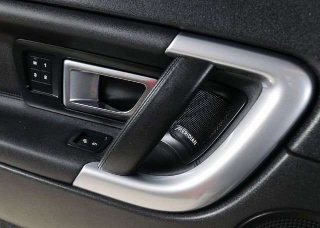 Used 2017 Land Rover Discovery Sport HSE image 23