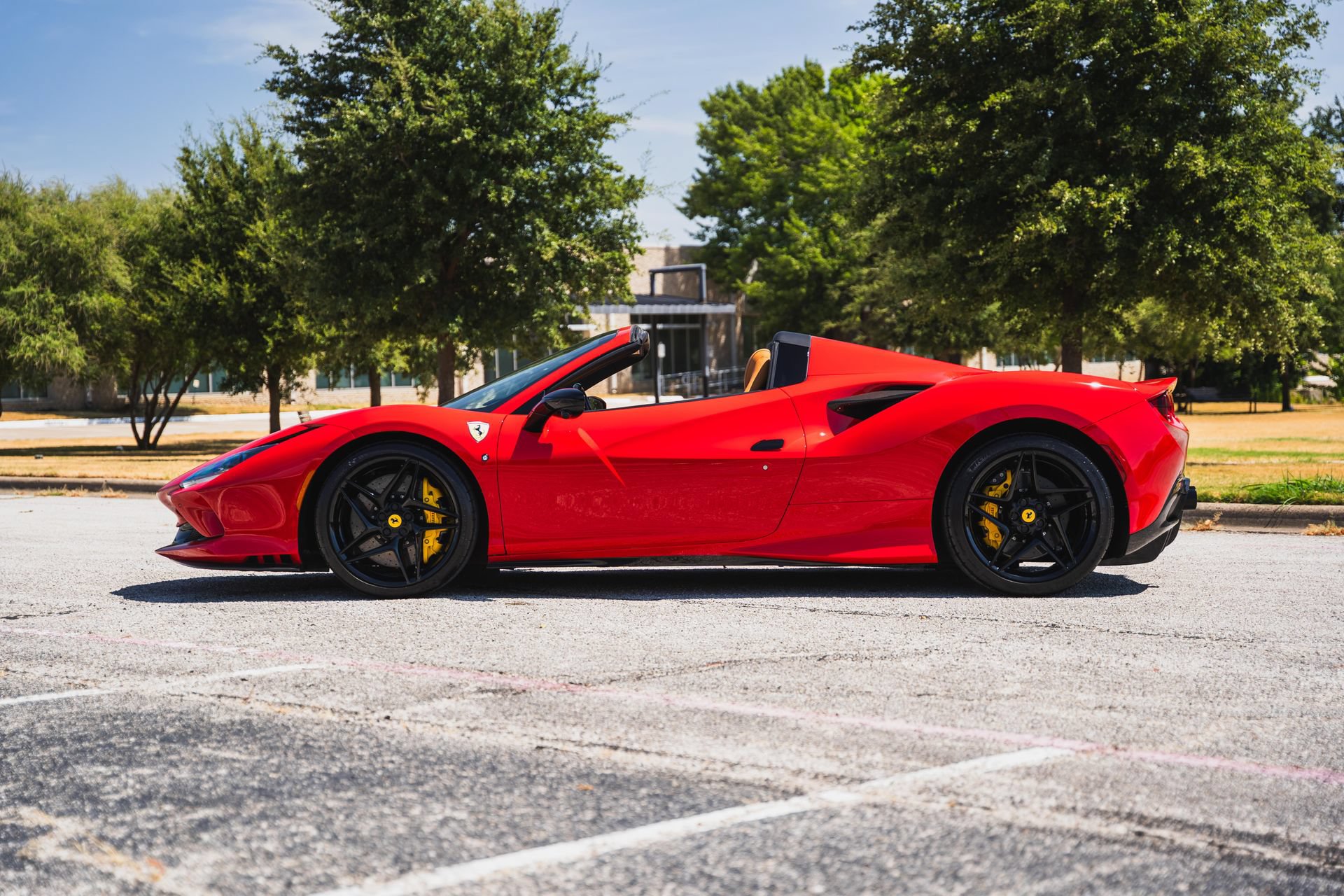 Used 2021 Ferrari F8 Tributo RWD image 2