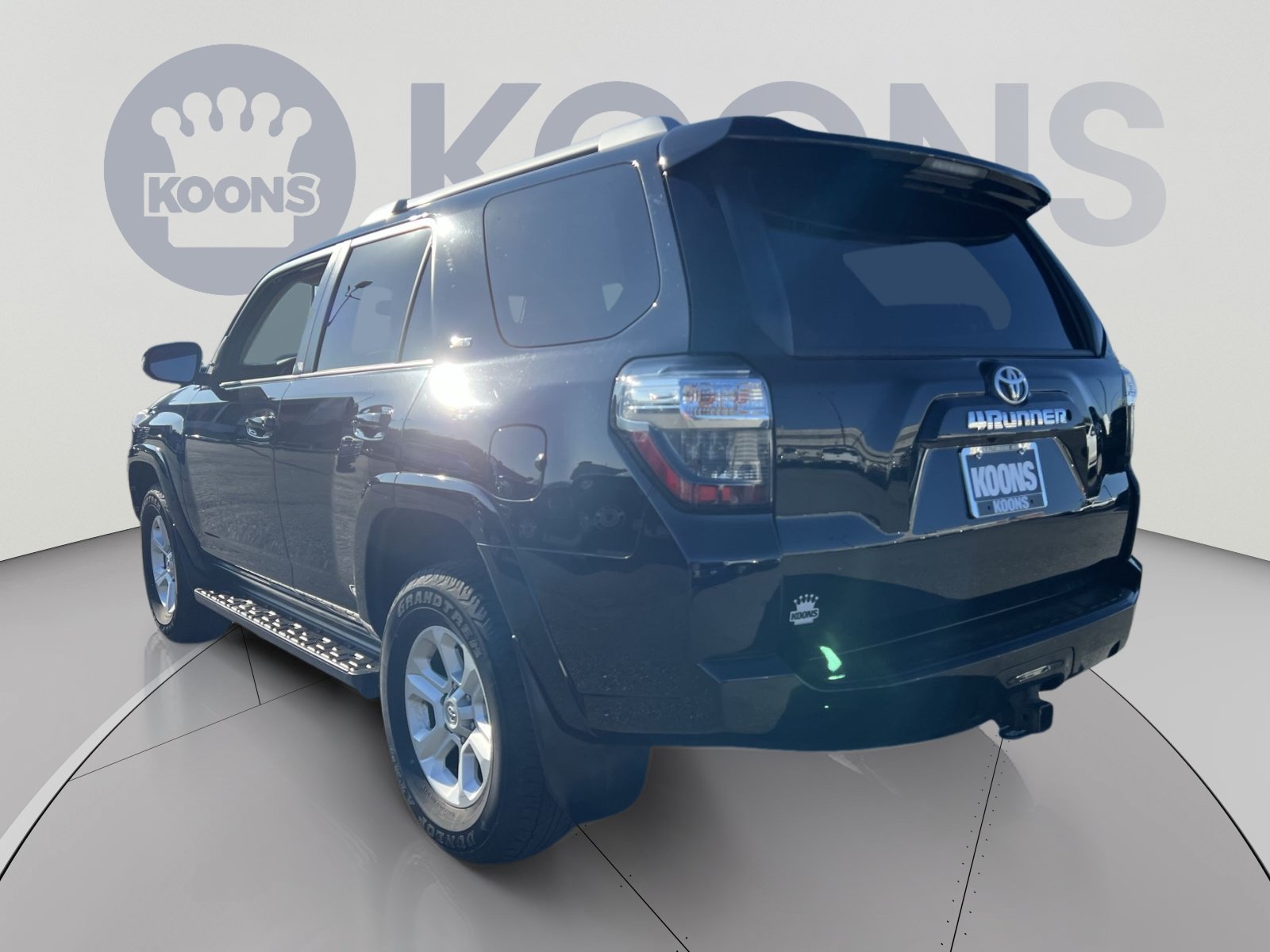 Used 2016 Toyota 4Runner SR5 Premium AWD/4WD image 4