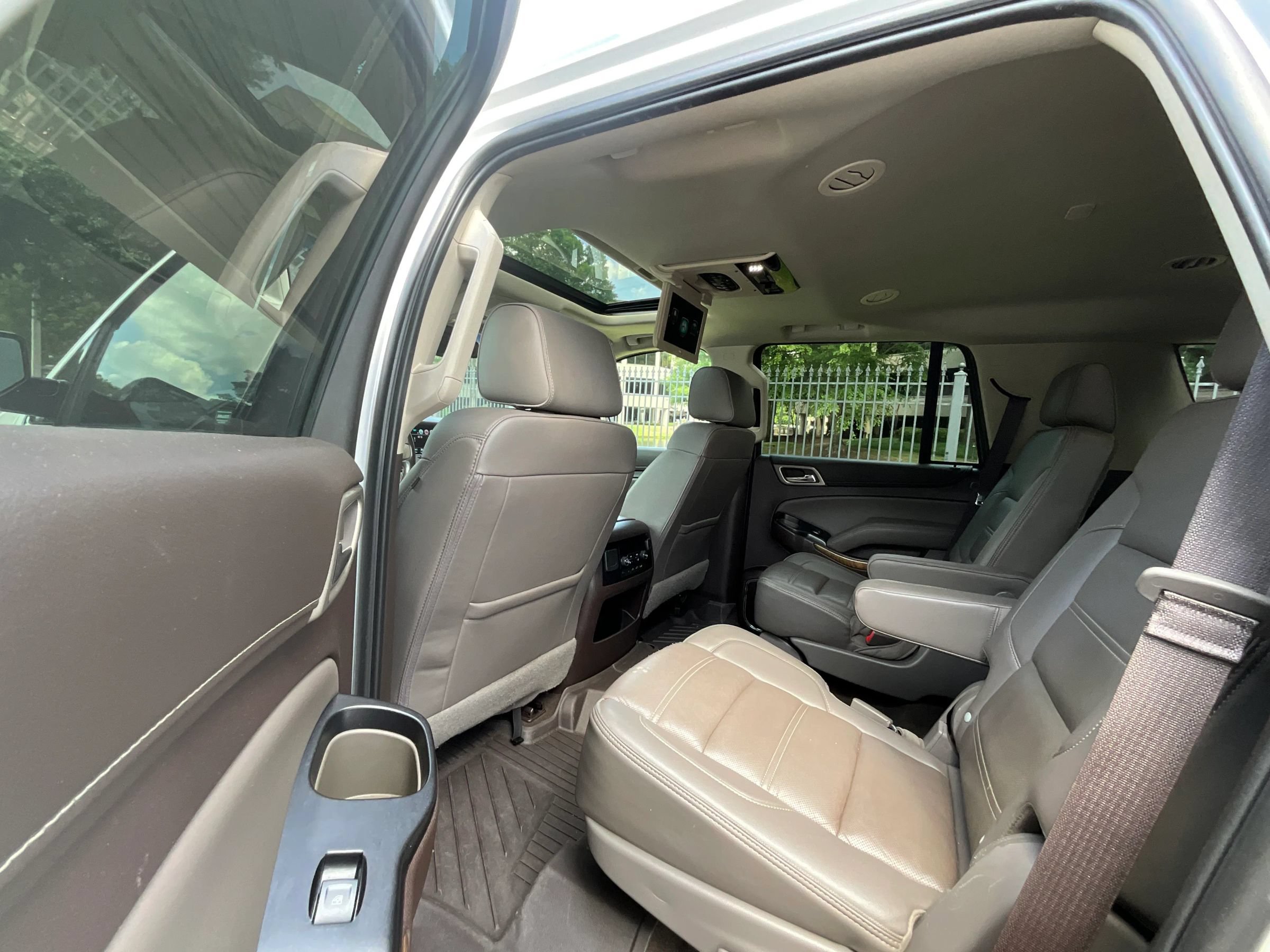 Used 2020 GMC Yukon Denali w/ Open Road Package RWD image 12