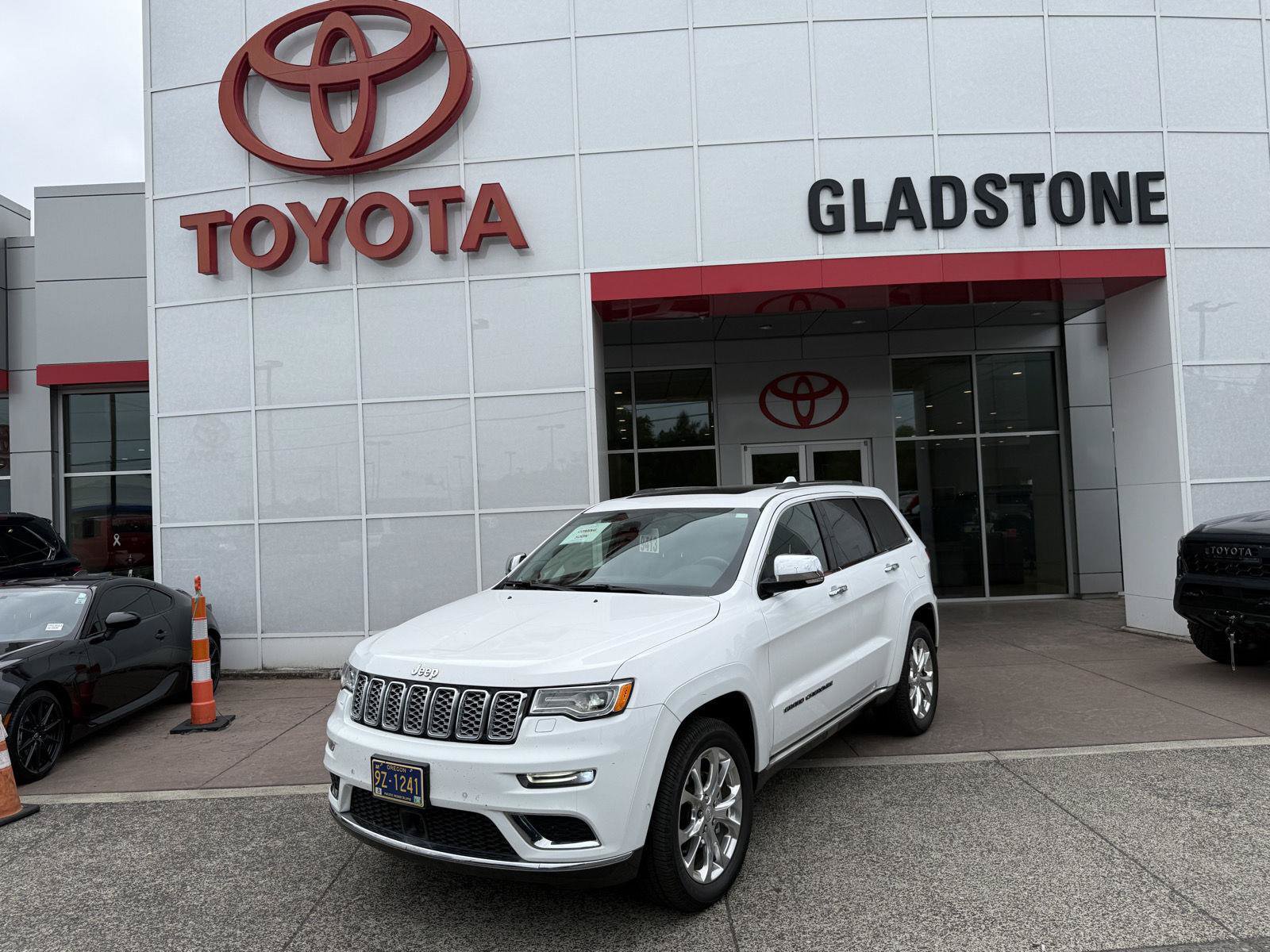 Used 2020 Jeep Grand Cherokee Summit AWD/4WD video 1