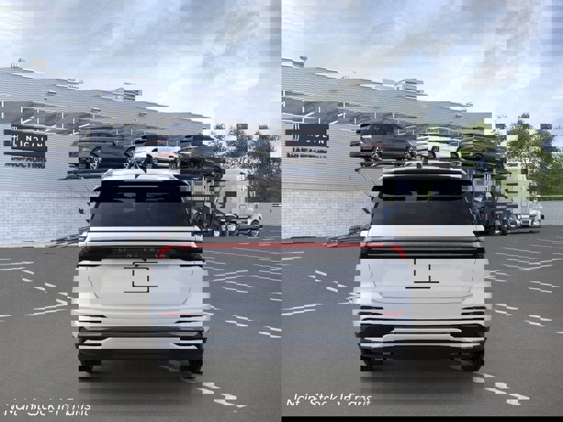 New 2026 Lincoln Nautilus Reserve image 5