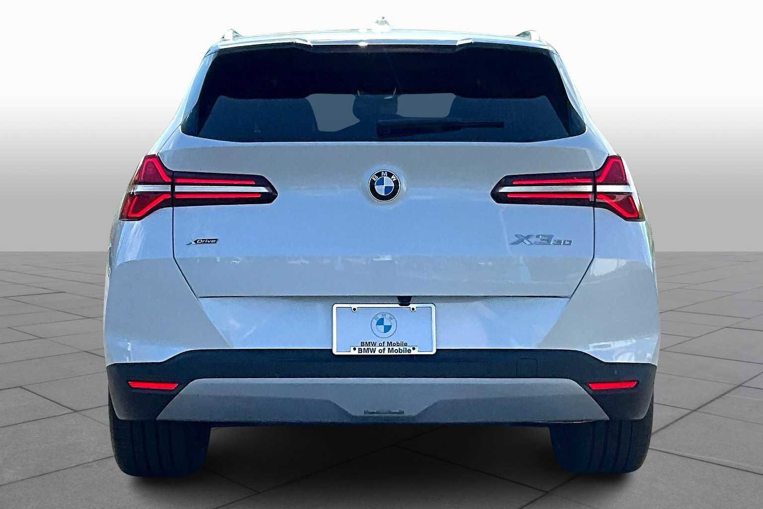 Used 2026 BMW X3 xDrive30 w/ Premium Package image 4