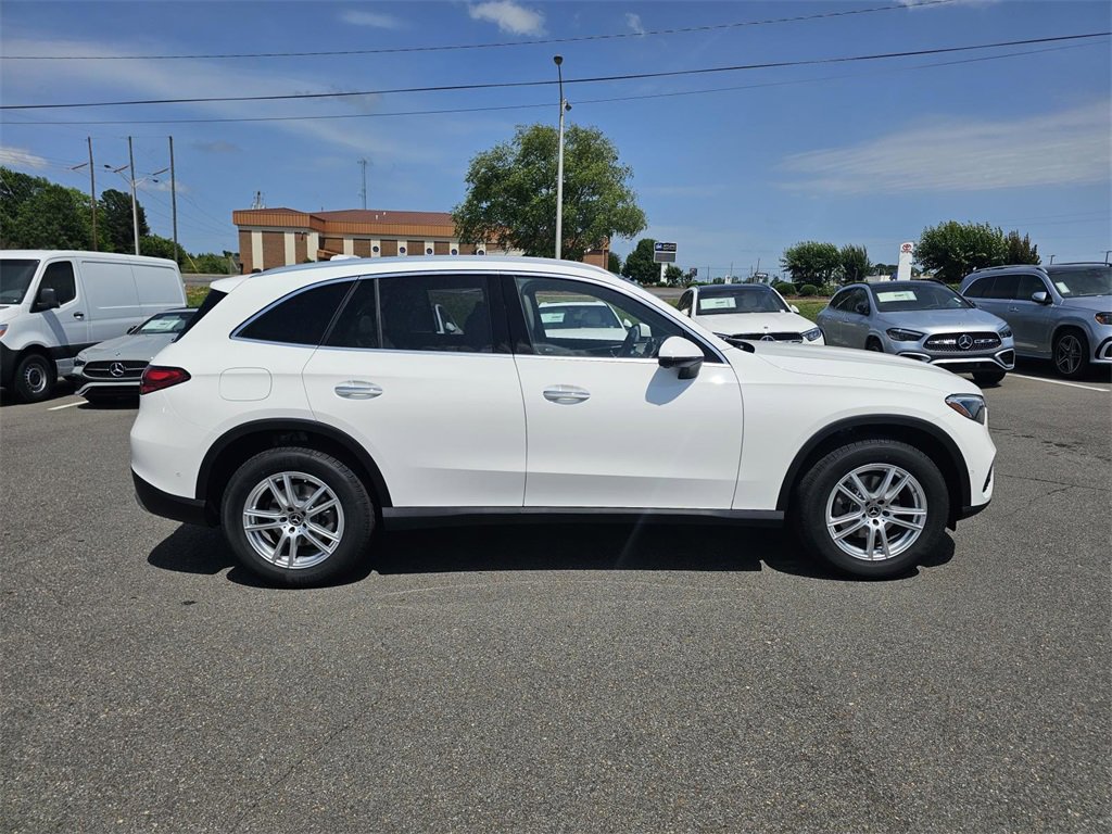 Used 2025 Mercedes-Benz GLC 300 image 8