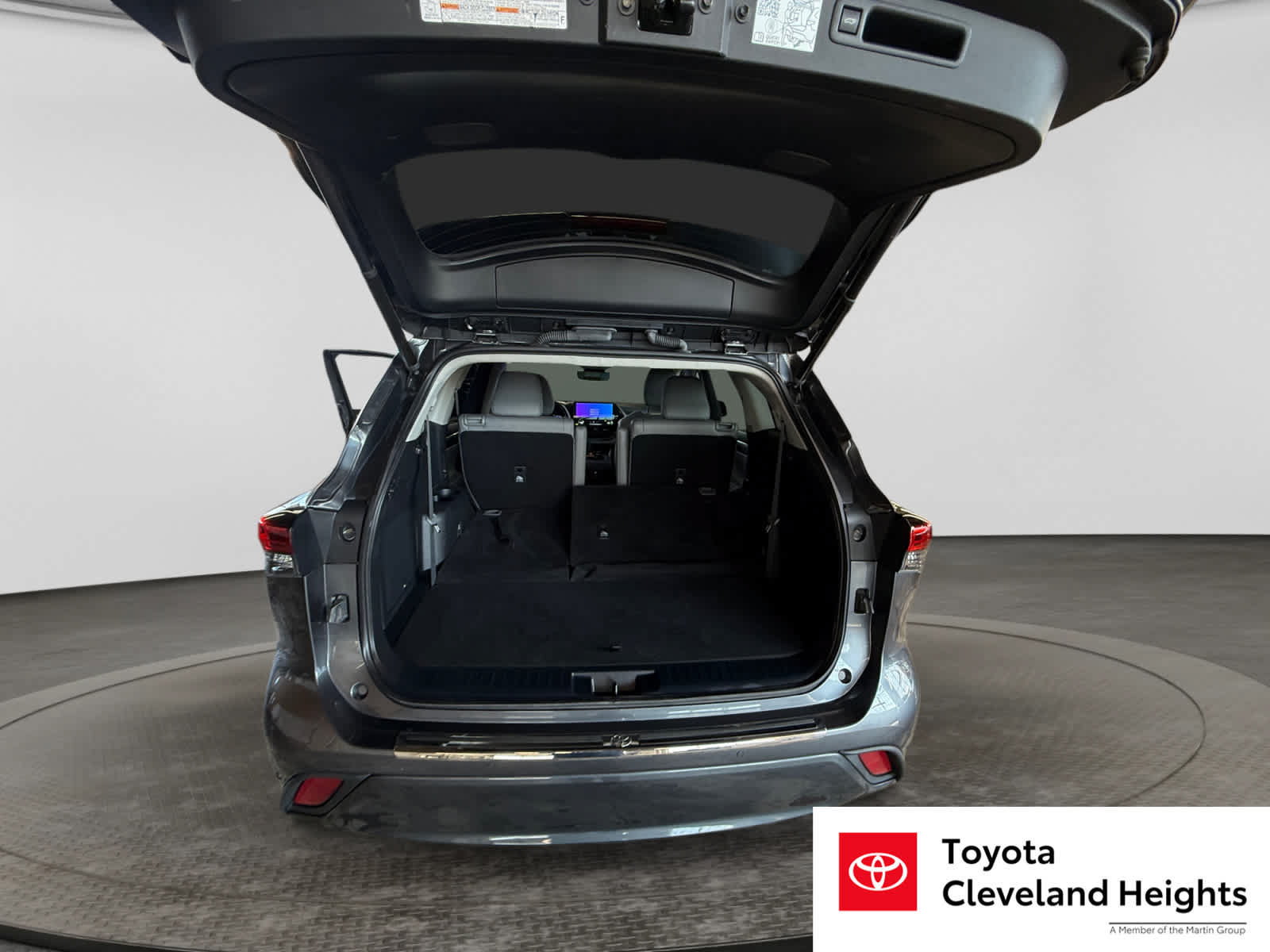 Used 2023 Toyota Highlander Limited FWD image 22