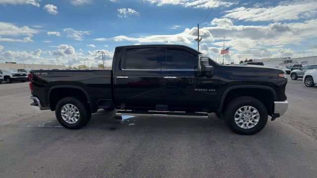 Used 2024 Chevrolet Silverado 2500 LTZ AWD/4WD image 9