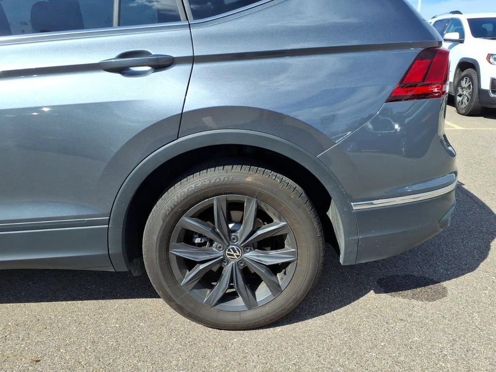 Used 2024 Volkswagen Tiguan SE AWD/4WD image 21