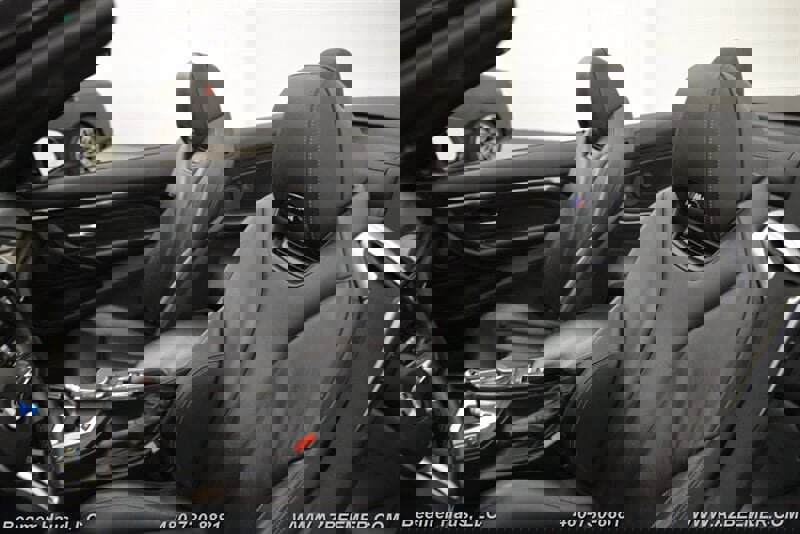 Used 2018 BMW M4 Convertible image 16