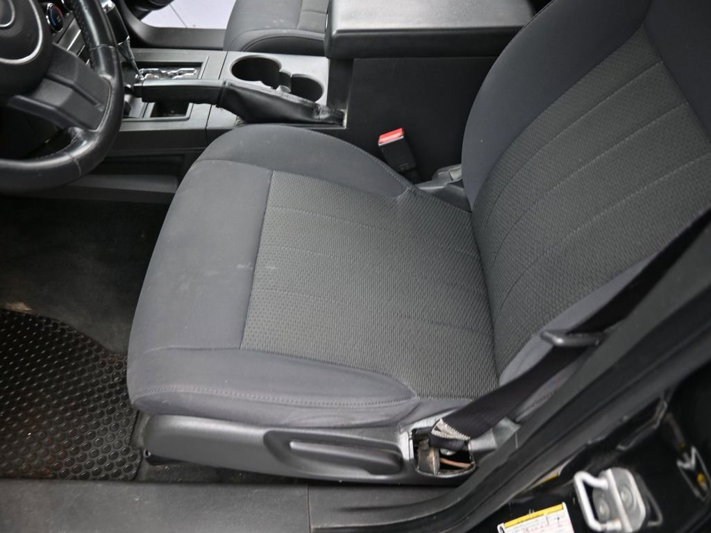 Used 2011 Jeep Liberty Sport image 10