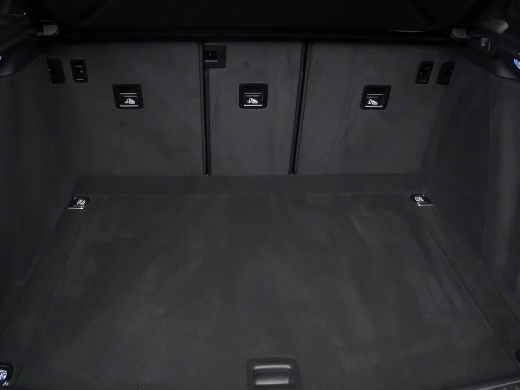 Certified 2025 Porsche Macan image 13