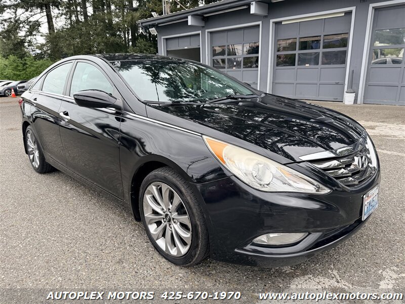 Used 2012 Hyundai Sonata SE FWD image 1